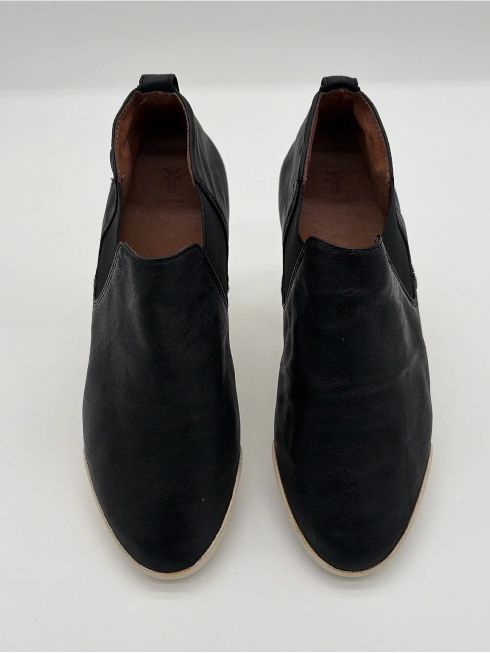 FRYE Leather Melanie Chelsea Booties Black Travel  Size 7.5